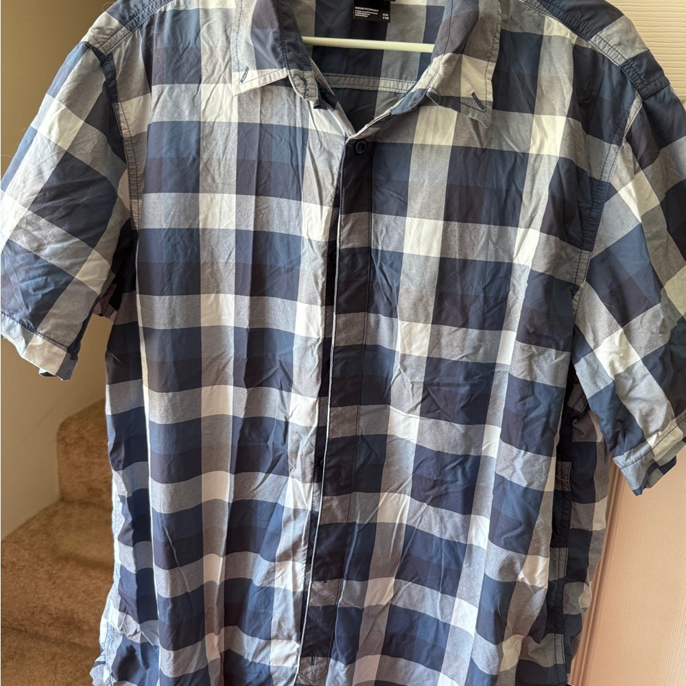 The North Face Men's Navy and White Plaid Shirt